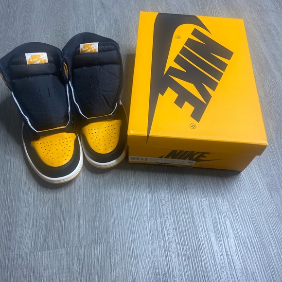 Air Jordan 1 Hi OG Taxi